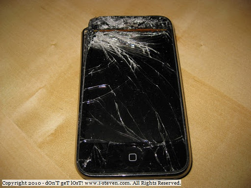 iPhone 4 与 iPhone 3G尸体赏析,看看苹果电话有多么容易被毁灭!! /wp-content/uploads/2010/11/iphonebody05.jpg