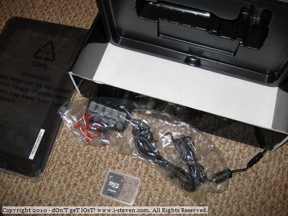 Advent Vega tablet PC 开箱 & 初次印象 /wp-content/uploads/2010/12/vegaunboxing11.jpg